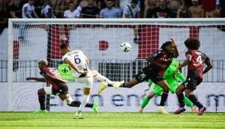 نبيل بن طالب لاعب أنجيه الفرنسي