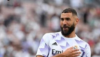 كريم بنزيما مهاجم ريال مدريد