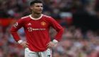 بسبب ميسي.. مطرب إيطالي يثير السخرية من كريستيانو رونالدو (فيديو)