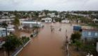 بسرعة 201 كم.. إعصار فيونا يضرب "توركس وكايكوس" ويتجه لبرمودا