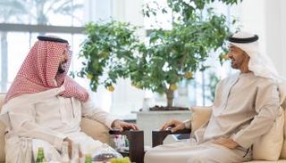 الشيخ محمد بن زايد آل نهيان يلتقي الأمير خالد بن سلمان