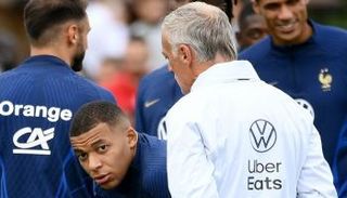 ديشامب مدرب فرنسا ومبابي نجم الفريق