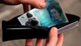 الاسترليني يسقط لأدنى مستوى في 37 عاما أمام الدولار