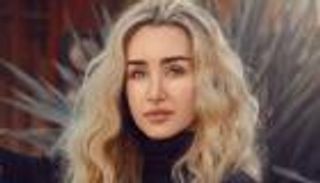 هنا الزاهد تطل على متابعيها بفستان جريء (صورة)