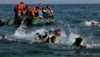 وزير النقل اللبناني: ارتفاع عدد قتلى قارب المهاجرين إلى 61