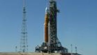 "مطبات" بمدار رحلة واشنطن للقمر.. عاصفة الكاريبي أم رهاب الفشل؟