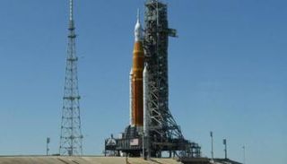 صاروخ وكبسولة 