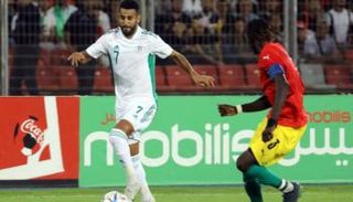 رياض محرز لاعب منتخب الجزائر