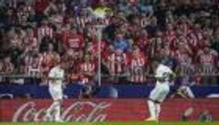 من معسكر الأعداء.. نجم ريال مدريد يتغنى بقدوته