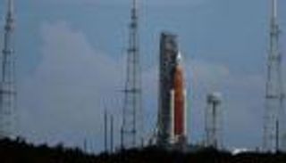 عاصفة تلغي الإطلاق المرتقب لصاروخ ناسا الجديد إلى القمر