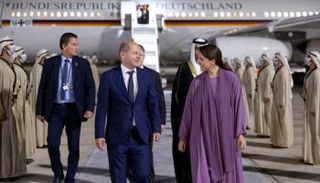 المستشار الألماني لدى وصوله دولة الإمارات