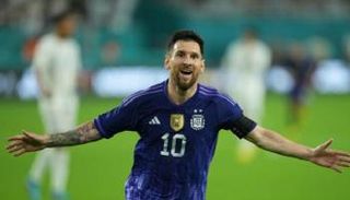 ليونيل ميسي قائد منتخب الأرجنتين