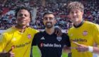 بحضور مصري.. مباراة بـ15 هدفا تصنع الحدث في إنجلترا (فيديو)