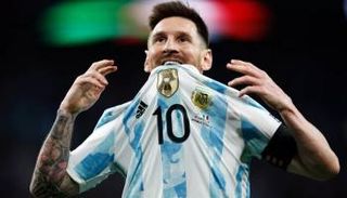 ليونيل ميسي قائد منتخب الأرجنتين