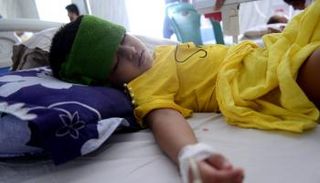 طفل مصاب بحمى الضنك