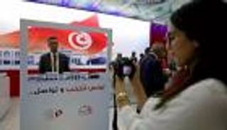 تونس تستبق انتخابات البرلمان بحظر الدعاية السياسية
