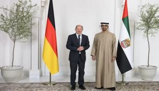 جانب من لقاء الشيخ محمد بن زايد آل نهيان وأولاف شولتز