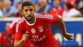 عادل تاعرابت لاعب النصر الإماراتي الجديد