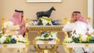 بالصور.. الملك سلمان يستقبل عاهل البحرين