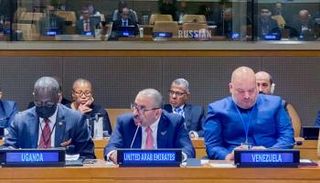 خليفة شاهين المرر وزير الدولة الإماراتي