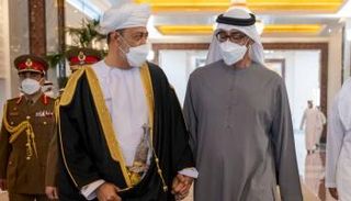 الشيخ محمد بن زايد آل نهيان والسلطان هيثم بن طارق