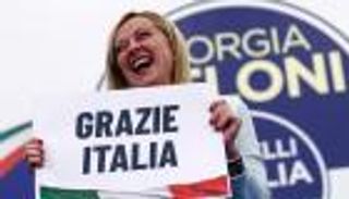 إلى اليمين دُر.. أوروبا تجنح للشعبوية في طريق يهدد الديمقراطية