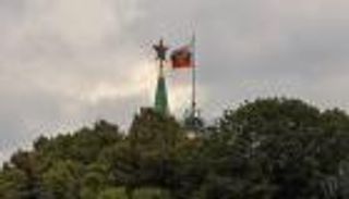 يد ممدودة لليمين.. روسيا تفتح ذراعيها لـ"روما الجديدة"