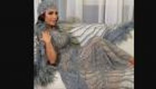 أصالة تصدم جمهورها بإطلالة غريبة.. ما علاقة بسمة بوسيل؟ (صور)