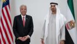رئيس الإمارات يناقش مع رئيس وزراء ماليزيا مسارات التعاون بين البلدين