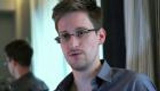 روسيا تمنح الجنسية للأمريكي إدوارد سنودن