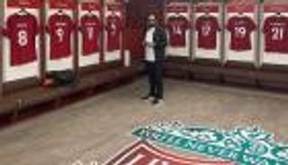 مدرب مصري يخطف الأنظار في ليفربول