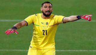 دوناروما حارس مرمى إيطاليا