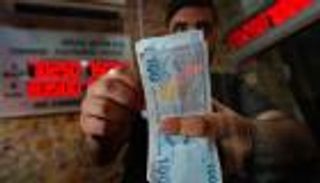 بعد الهبوط التاريخي لليرة التركية أمام الدولار.. كيف تأثرت أسعار السلع؟