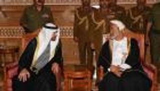 محمد بن زايد وهيثم بن طارق.. 10 صور في عقد تجسد قوة العلاقات