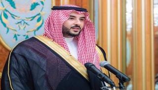 خالد بن سلمان بن عبدالعزيز وزير دفاع السعودية الجديد لحظة تأديته القسم