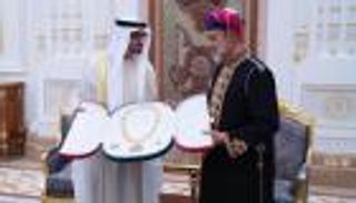 حفاوة استثنائية في استقبال محمد بن زايد بعمان.. دلالات ورسائل