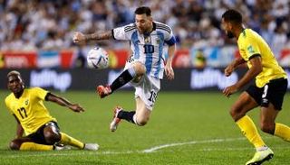 ليونيل ميسي نجم منتخب الأرجنتين ضد جامايكا