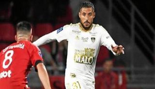 يوسف بلايلي لاعب بريست الفرنسي