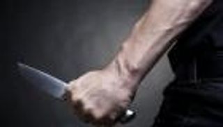 بلطجي يقتل شابا ويصيب شقيقه بسبب ركن "توك توك"