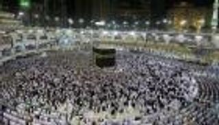باقات وبـرامج.. السعودية تدعو المعتمرين للاستفادة من خدمات "نسك"