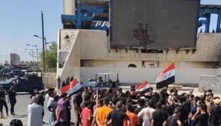 متظاهرون أمام مجلس النواب العراقي