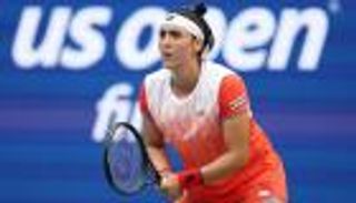 "أستمتع في أبوظبي".. أنس جابر تدافع عن لقب مبادلة للتنس