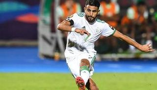 النجم رياض محرز