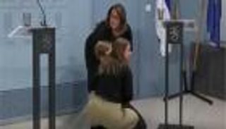 الغاز الروسي "يفوح" في فنلندا.. إغماء وزيرة على الهواء