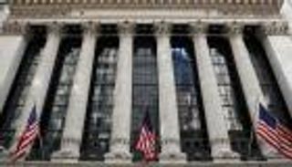 "الأخضر" يسيطر على الأسواق.. انتعاشة تتحدى مخاوف الركود