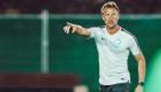 قبل كأس العالم 2022.. جماهير المنتخب السعودي تنقلب على "الثعلب رينارد"