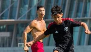 كريستيانو رونالدو ونجله كريستيانو جونيور