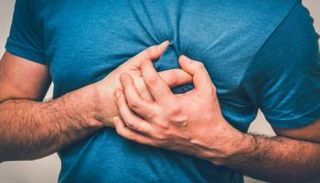 الآلام الضاغطة من أعراض الأزمة القلبية