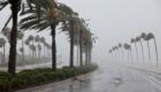 إعصار إيان يضعف.. بداية النهاية لعاصفة تاريخية ضربت أمريكا