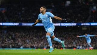 رياض محرز مع مانشستر سيتي أمام يونايتد 